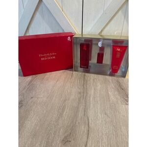 Elizabeth Arden Red Door Eau De Toilette Spray 3 Piece Gift Set New In Box